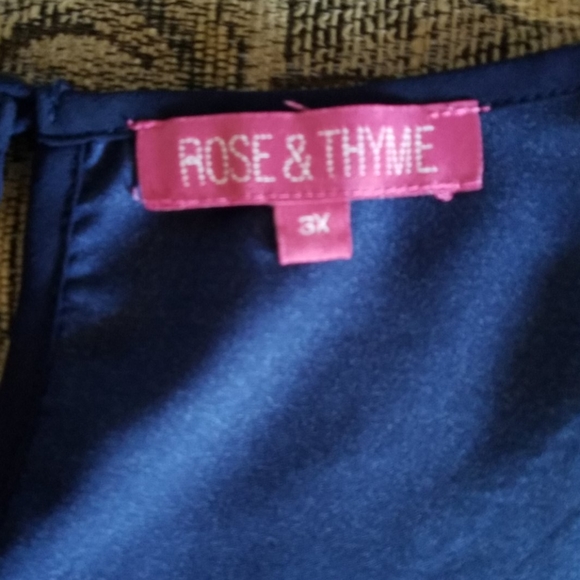 Beautiful semi sheer blouse geometric print in shades of blue - Picture 6 of 6